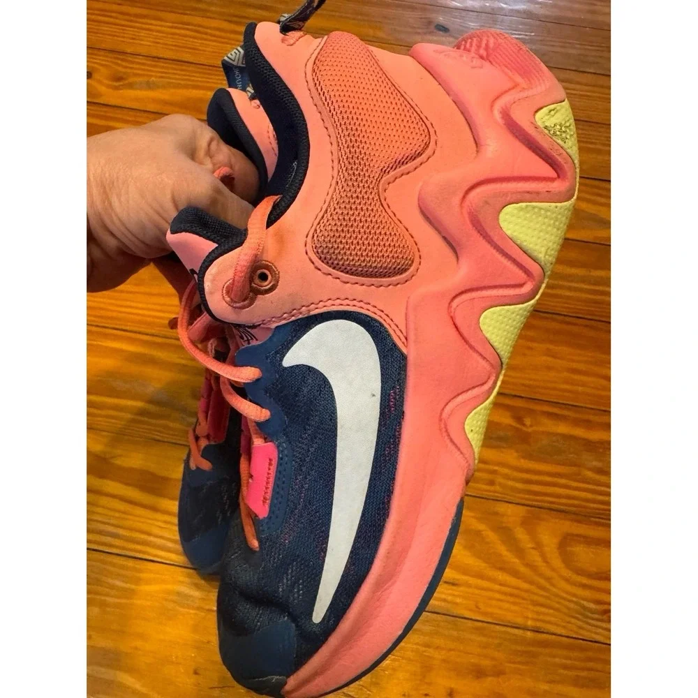 Nike Giannis Immortality 2 Youth 7,‎ Women's 8.5